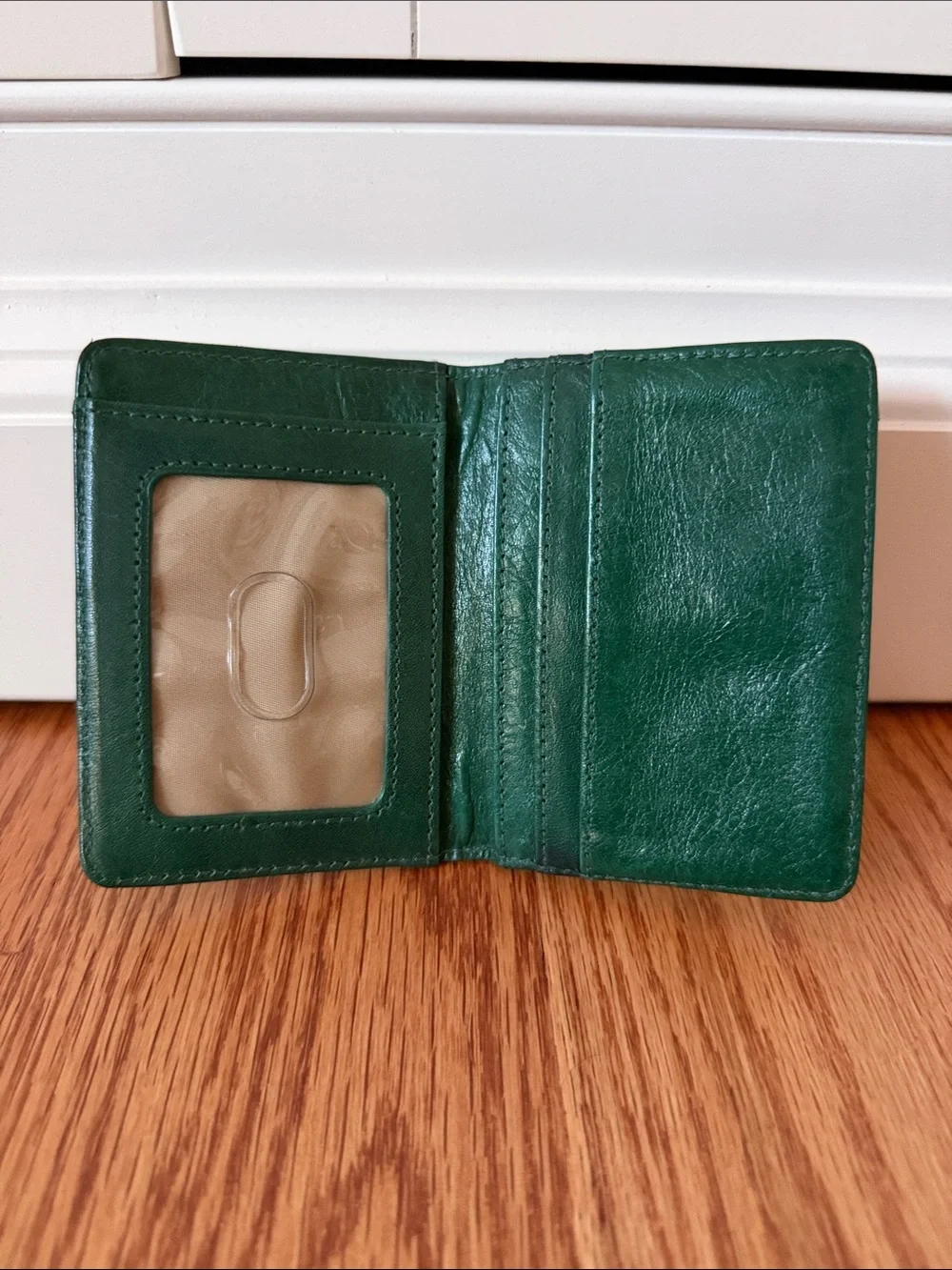 Tory Burch Forest Green Leather Card Case with Gold Emblem